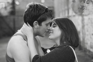 Who-is-more-easy-to-fall-in-love-male-or-female1